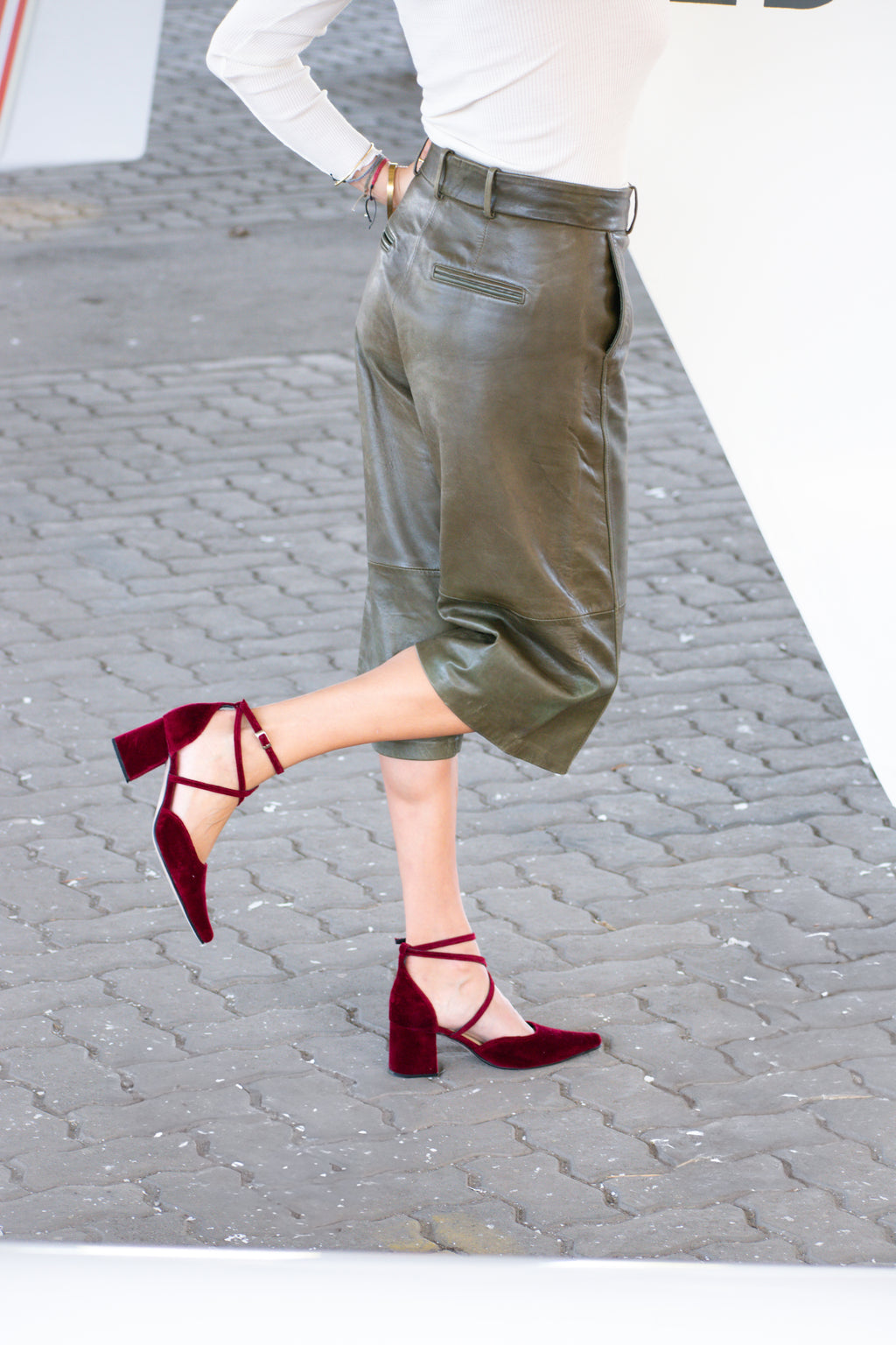 Tacón Victoria Terciopelo Burdeo