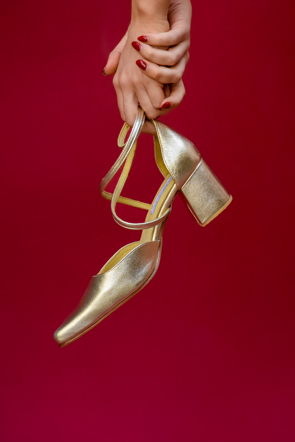 Tacón Victoria Dorado